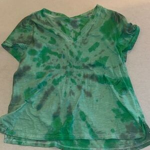 Womens Size 2X Vneck.